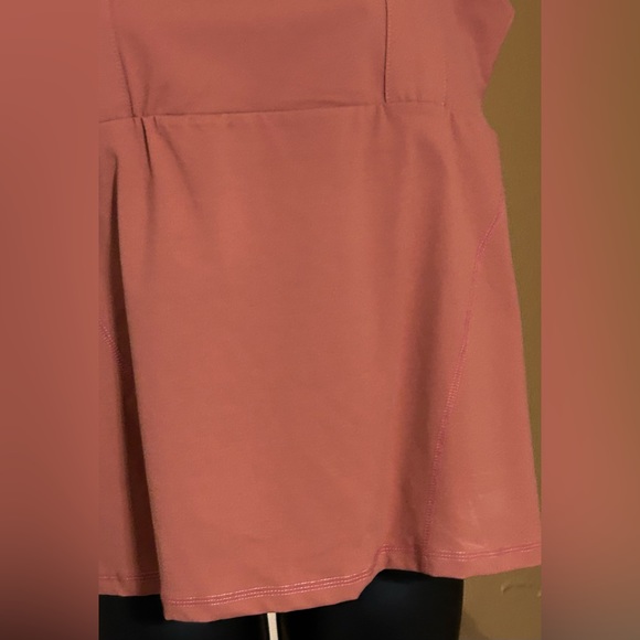 Shein Square V-Neck Sleeveless Babydoll Tank Tops
Built in Bra. - Picture 4 of 6